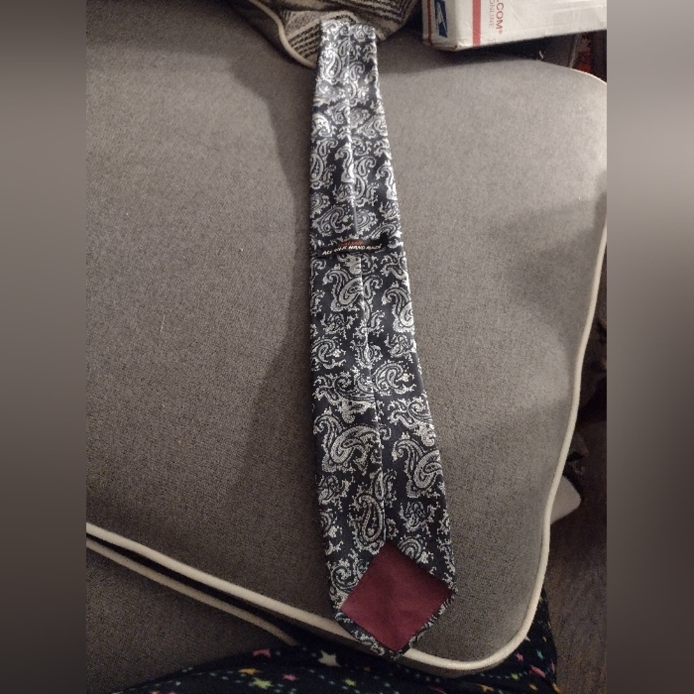 Black and White Paisley Tie with Silky Finish